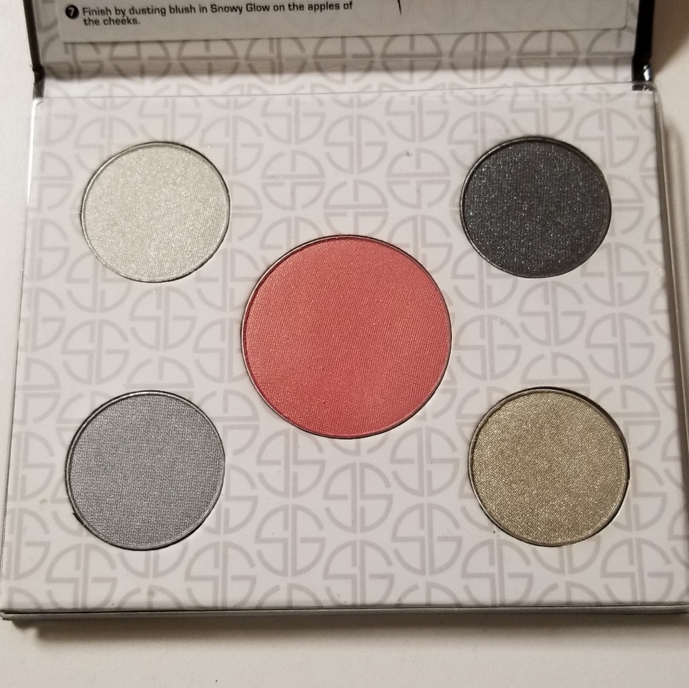 Studio Gear Holiday Makeup Palette